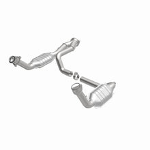 Load image into Gallery viewer, MagnaFlow DF Cat. Conv 02-06 Cadillac Truck. 8 5.3L Dual Conv. Y-Pipe Assy 2wd/Chevy Truck 99-07