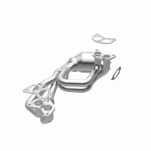 Load image into Gallery viewer, MagnaFlow Direct Fit Catalytic Converter 06-10 Subaru Forester