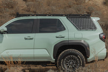 Load image into Gallery viewer, DV8 Offroad Baja Designs Linkable Lightbar Mount for DV8 Roof Rack Light Option
