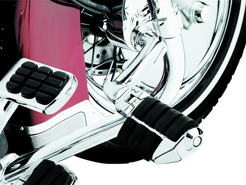 Kuryakyn Longhorn Offset Dually ISO Pegs With 1-1/4in Clamp Chrome