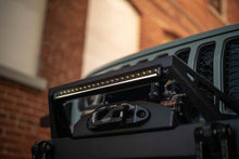 Load image into Gallery viewer, DV8 Offroad 20in Halo Elite Single Row Light Bar with Accent Light - White/Amber