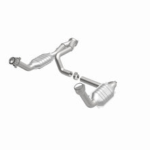 Load image into Gallery viewer, MagnaFlow DF Cat. Conv 02-06 Cadillac Truck. 8 5.3L Dual Conv. Y-Pipe Assy 2wd/Chevy Truck 99-07
