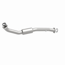 Load image into Gallery viewer, MagnaFlow Direct Fit Catalytic Converter 2009-2012 Highlander 2.7 L Underbody