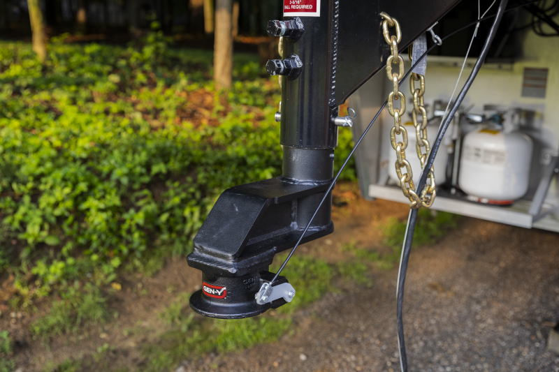 Gen-Y Viking 4in Round/6in Offset SnapLatch 2-5/16in Coupler / 6K TW 25K w/Pull Cable- Texture Blk