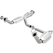 Load image into Gallery viewer, MagnaFlow DF Cat. Conv 02-06 Cadillac Truck. 8 5.3L Dual Conv. Y-Pipe Assy 2wd/Chevy Truck 99-07