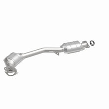 Load image into Gallery viewer, MagnaFlow DF Cat Conv 99-05 Subaru Forester/96-97 &amp; 99-05 Impreza/01-03 Legacy/00-05 Outback Frt/Rr
