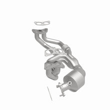 Load image into Gallery viewer, MagnaFlow Direct Fit Catalytic Converter 06-10 Subaru Forester