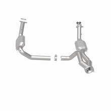 Load image into Gallery viewer, MagnaFlow DF Cat. Conv 02-06 Cadillac Truck. 8 5.3L Dual Conv. Y-Pipe Assy 2wd/Chevy Truck 99-07