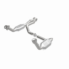 Load image into Gallery viewer, MagnaFlow DF Cat. Conv 02-06 Cadillac Truck. 8 5.3L Dual Conv. Y-Pipe Assy 2wd/Chevy Truck 99-07