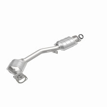 Load image into Gallery viewer, MagnaFlow DF Cat Conv 99-05 Subaru Forester/96-97 &amp; 99-05 Impreza/01-03 Legacy/00-05 Outback Frt/Rr