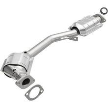 Load image into Gallery viewer, MagnaFlow DF Cat Conv 99-05 Subaru Forester/96-97 &amp; 99-05 Impreza/01-03 Legacy/00-05 Outback Frt/Rr