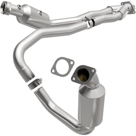 MagnaFlow Direct Fit Catalytic Converter 2015-2017 Transit-150 V6 3.5 OEM Underbody